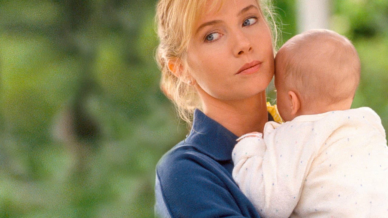 The Hand That Rocks the Cradle still 5